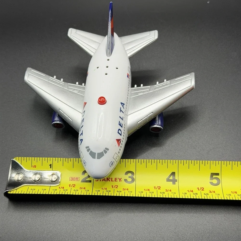 Realtoy Delta Airlines‎ pullback toy jet plane w/ light & sound New Batteries